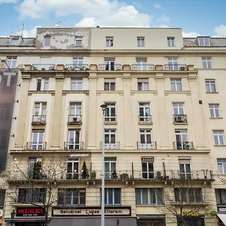 Amora Homes Basilica And Castle View Luxury Suite, Free Parking Reservation Needed Budapest Exterior photo