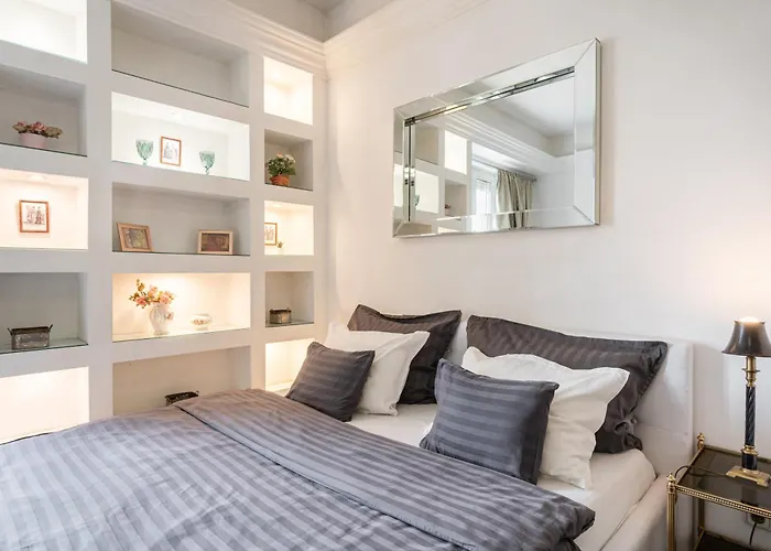 Amora Homes Basilica And Castle View Luxury Suite, Free Parking Reservation Needed