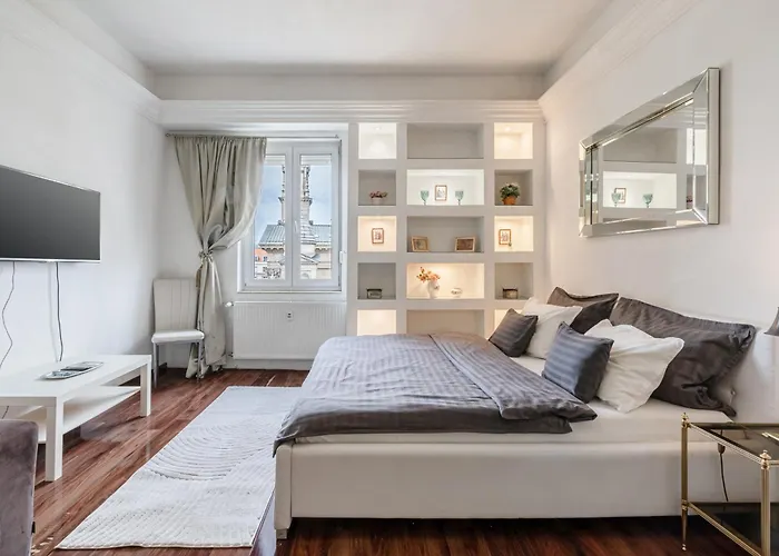 Amora Homes Basilica And Castle View Luxury Suite, Free Parking Reservation Needed